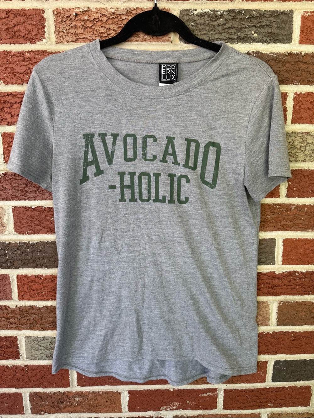 Modern Lux 'AVOCADO-HOLIC' Graphic Tee - Gray with Green Print